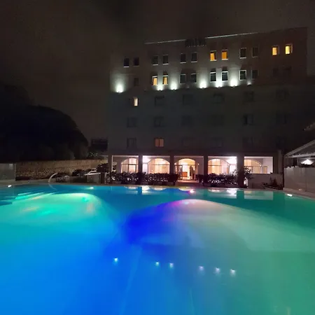 福尤酒店 酒店 4*