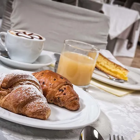 Ξενοδοχείο For 4*