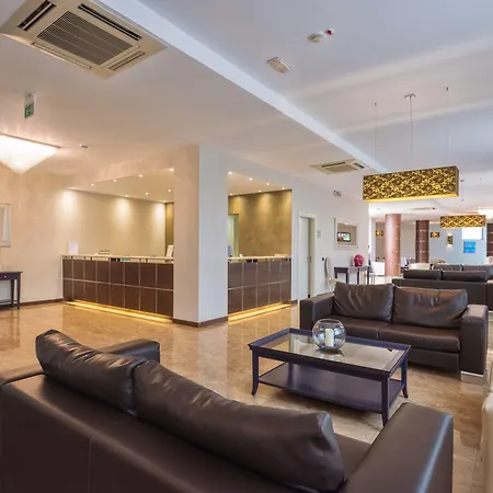 Hotel For 4*